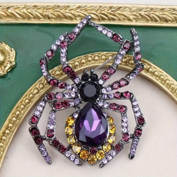 Spider Brooch Pin Crystal Studded Rhinestone Tarantula Glam Sparkle Chic Elegant - Picture 1 of 8